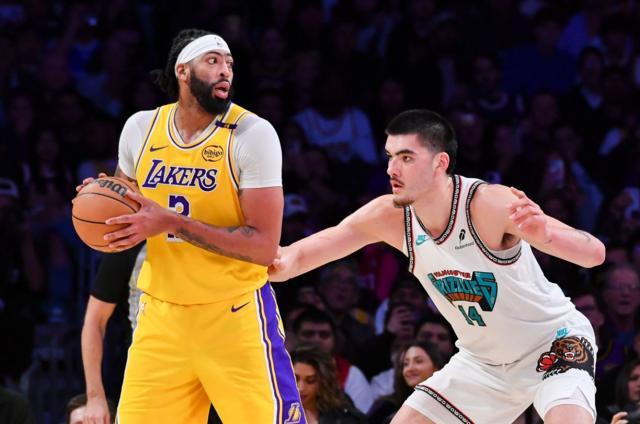 虎扑体育-湖人补强内线吃闭门羹！佩总操作留隐患让浓眉受累